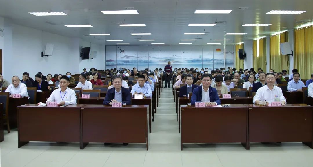 皇冠足球网
与宾阳县中医医院举行技术协作单位揭牌仪式