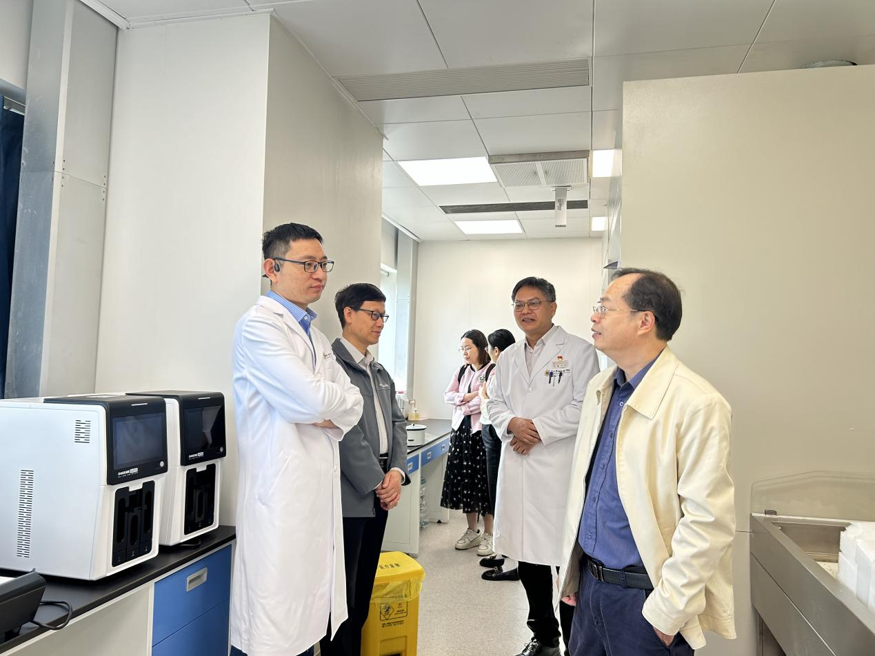 中山一院病理技术专家团队到皇冠足球投注网
进行学术指导