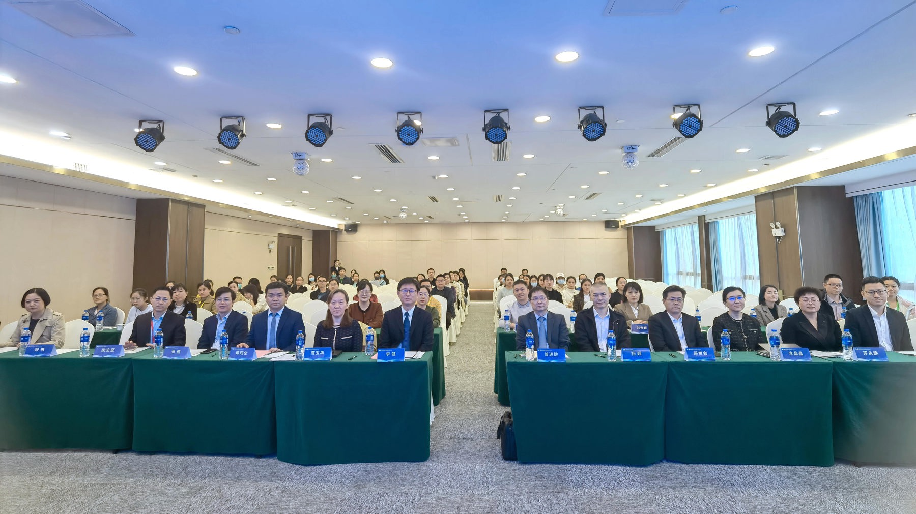 会场.jpg 会场.jpg