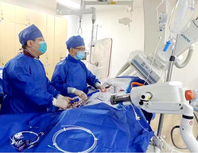 皇冠足球投注网
助七旬主动脉溃疡患者康复