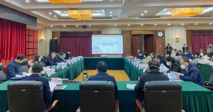 国家区域医疗中心项目专家组到皇冠足球网
（自治区人民医院东院）实地考察