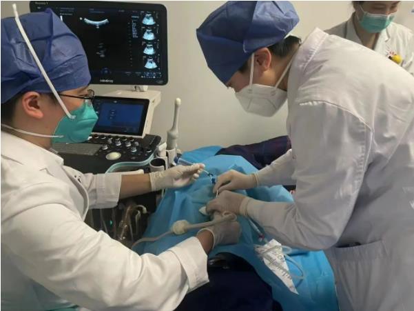 皇冠足球网
开展超声引导下置管引流术为患者解除病痛