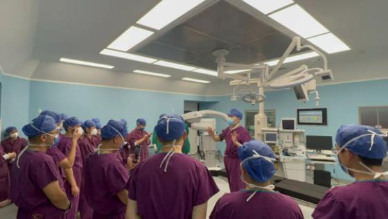 皇冠足球投注网
首台手术成功实施