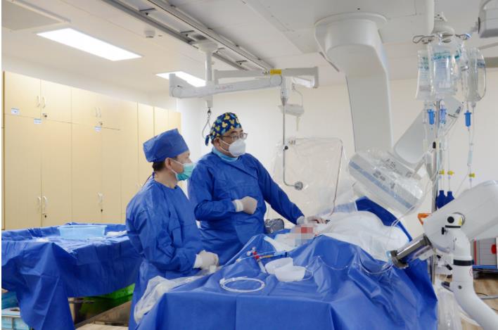 皇冠足球投注网
助蛛网膜下腔出血患者转危为安