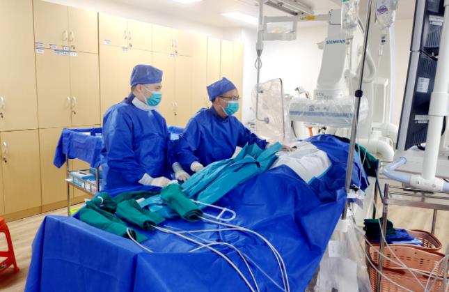 皇冠足球投注网
开展首台射频消融术