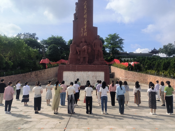 皇冠足球网
与总院联合开展党建活动