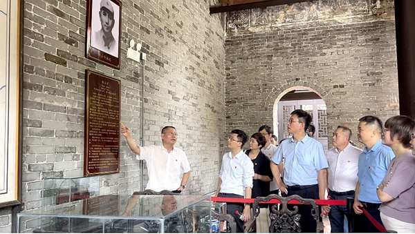 皇冠足球投注网
开展“七一”主题党日活动