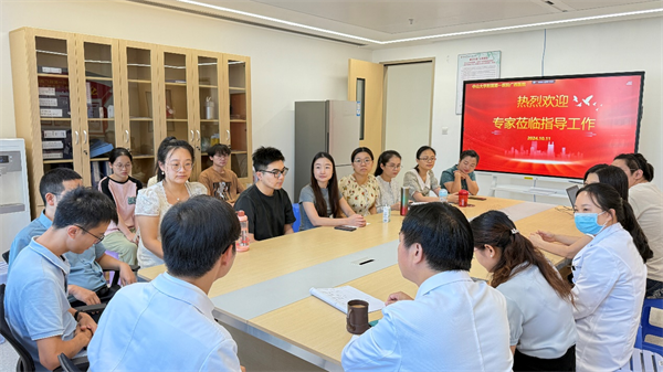 中山一院检验科专家到皇冠足球网
开展业务交流活动