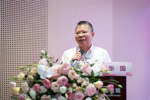 皇冠足球网
举办首届粤桂合作妇产科新进展学习班