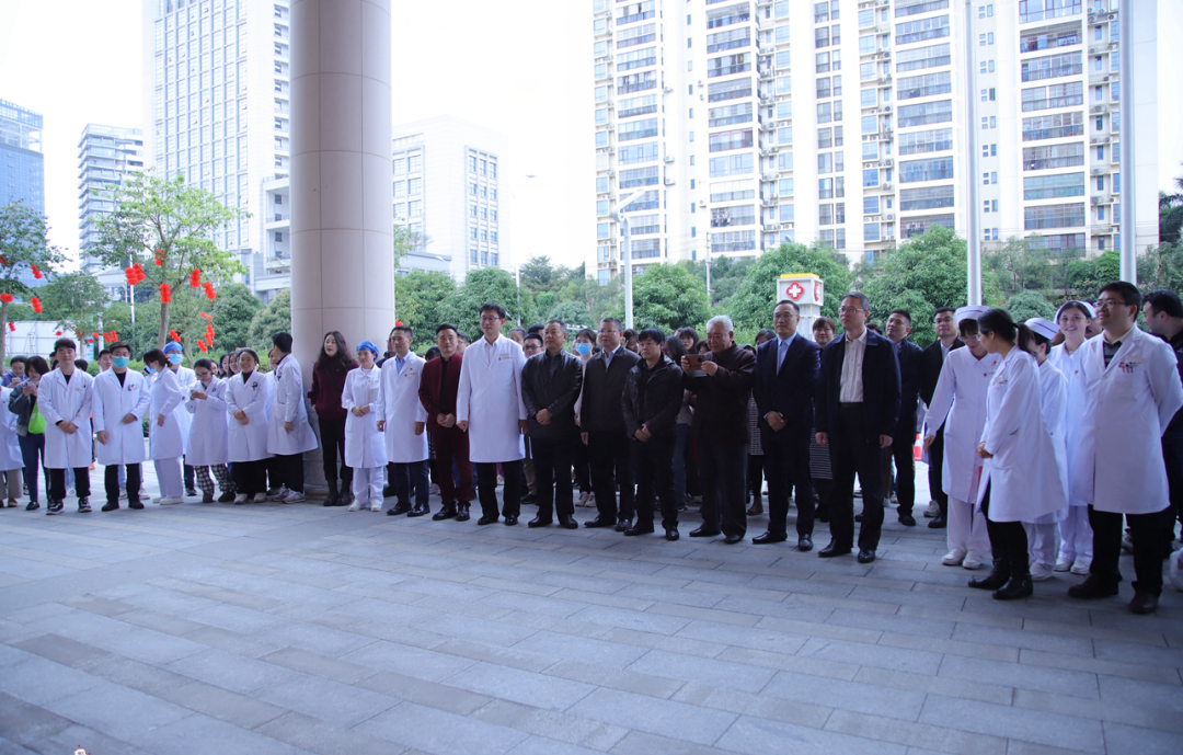 皇冠足球网
举行2024龙年趣味游园活动