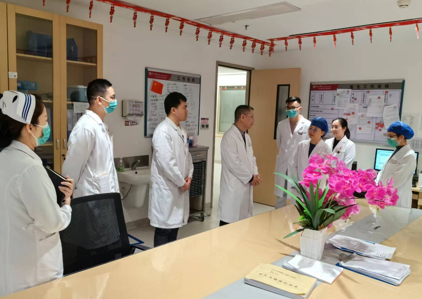 皇冠足球网
全力筑牢春节期间医疗安全防线