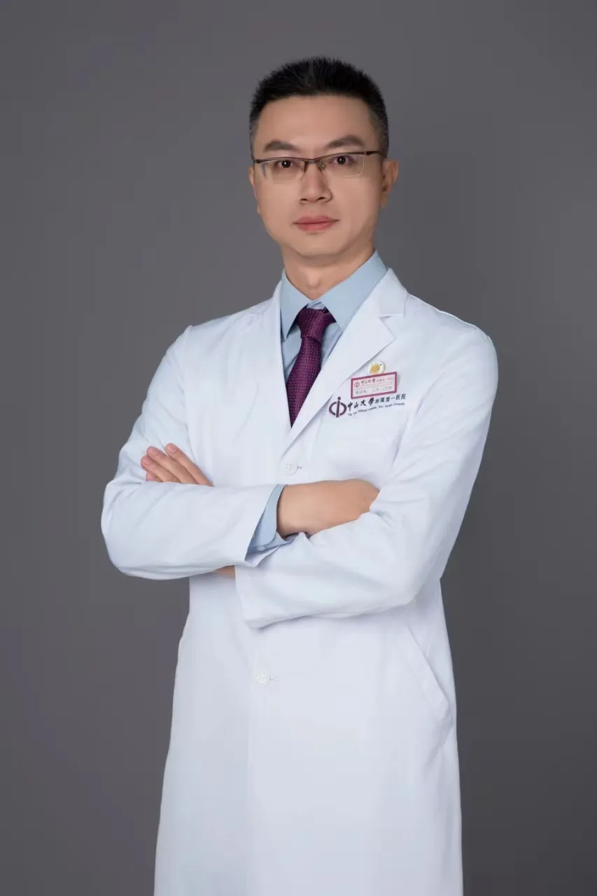 高铁乘客突发疾病，我医院医生紧急施救助脱险