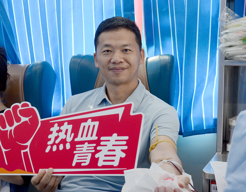 世界献血者日 | 皇冠足球投注网
王涛:无偿献血,青春无悔