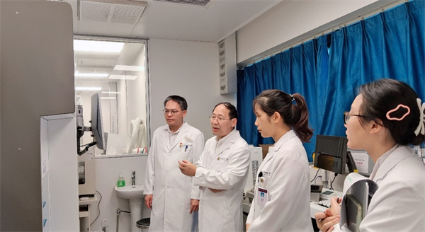 皇冠足球投注网
病理科邀请学科专家进行授课