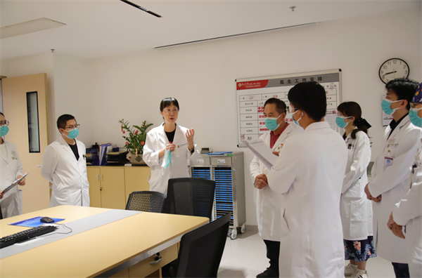 皇冠足球网
耳鼻咽喉头颈外科完成首例人工耳蜗植入手术