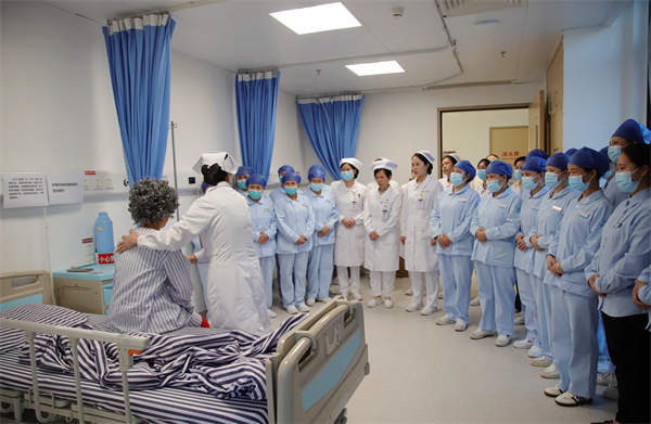 创设“情境式”教学 打造“沉浸式”课堂 | 皇冠足球投注网
开展医疗护理员培训