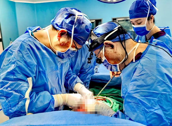 以实力为患者“护心” | 皇冠足球网
心胸外科完成体外循环下保留后瓣的二尖瓣置换术